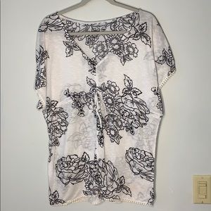 New York & Company White/Black Flower Top